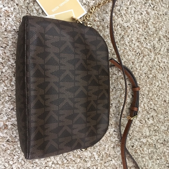 Michael Kors-Cindy Logo Crossbody NEW - Picture 3 of 5